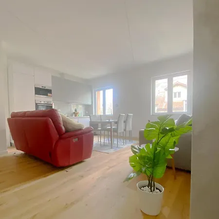 Blucavana, In Centro A * Trieszt